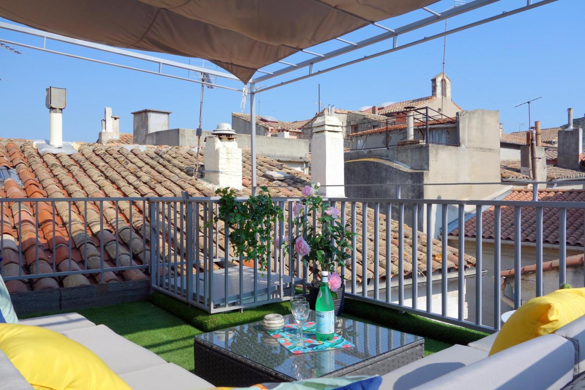 Arles Holiday - La Terrasse Esterno foto